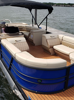 Lake Conroe Pontoon Boat Rental: Cruise in Style and Comfort